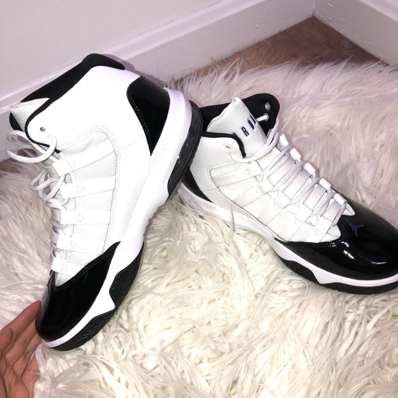 jordan max aura womens